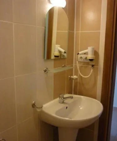 Yunus Hotel 3*
